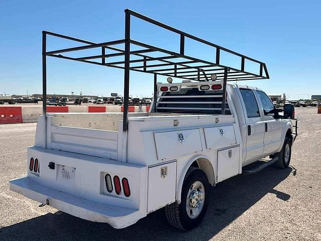 Image of Ford F-250 equipment image 2