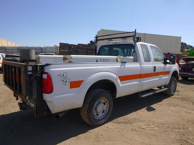 Image of Ford F-250 equipment image 2