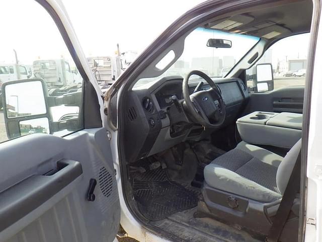 Image of Ford F-250 equipment image 4