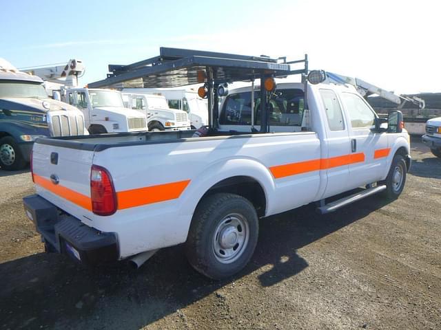 Image of Ford F-250 equipment image 2