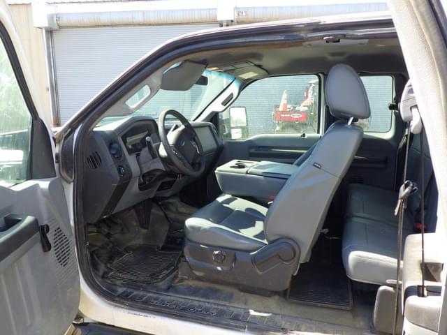Image of Ford F-250 equipment image 4