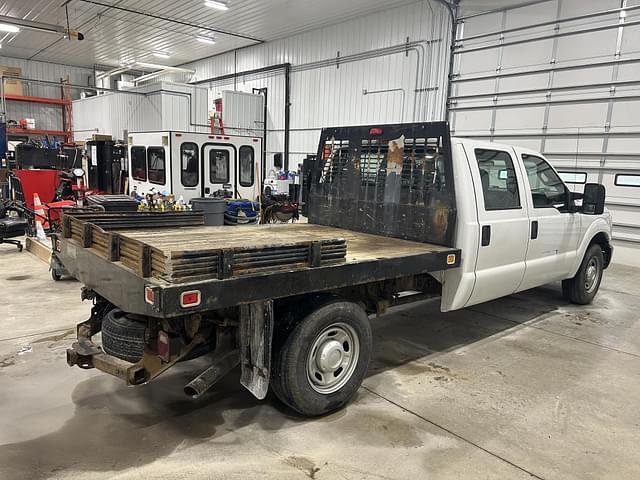 Image of Ford F-250 equipment image 3