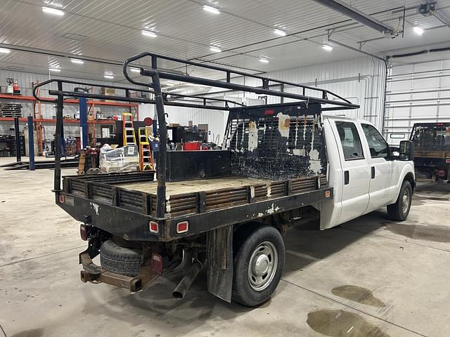 Image of Ford F-250 equipment image 3