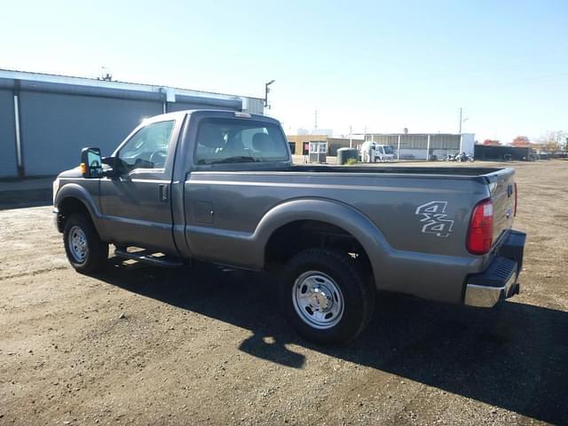 Image of Ford F-250 equipment image 3