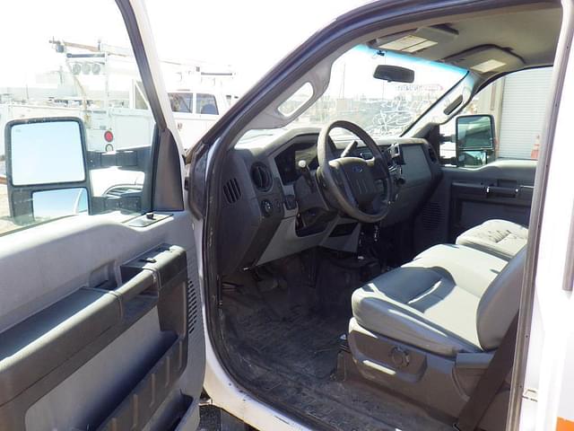Image of Ford F-250 equipment image 4