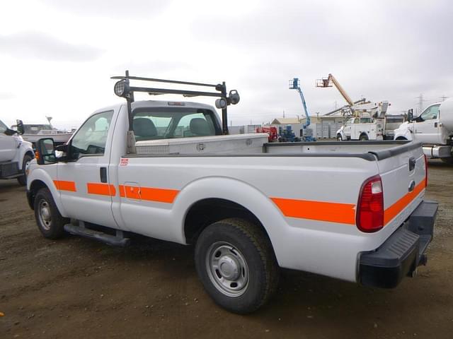 Image of Ford F-250 equipment image 3