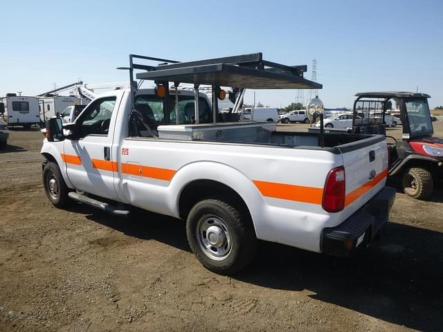 Image of Ford F-250 equipment image 3