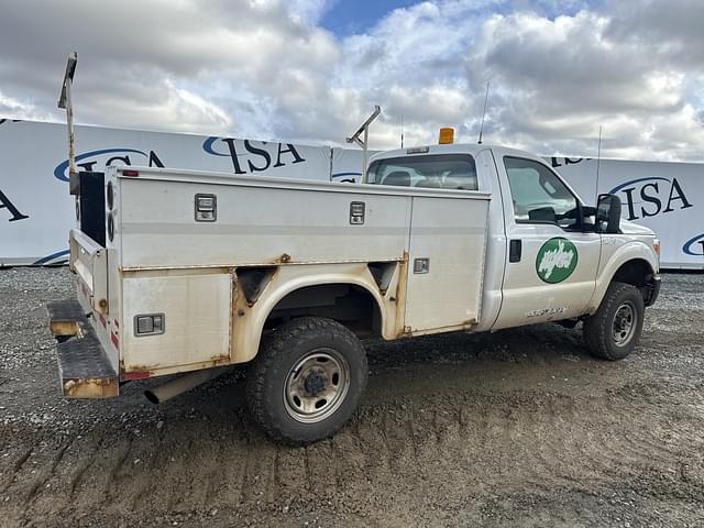 Image of Ford F-250 equipment image 4