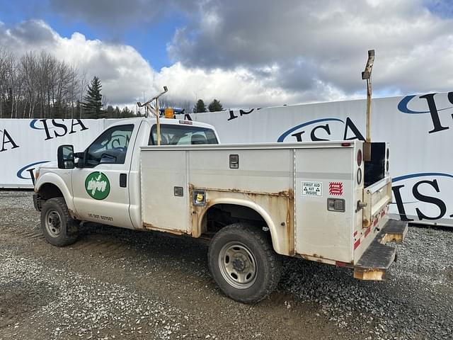 Image of Ford F-250 equipment image 2