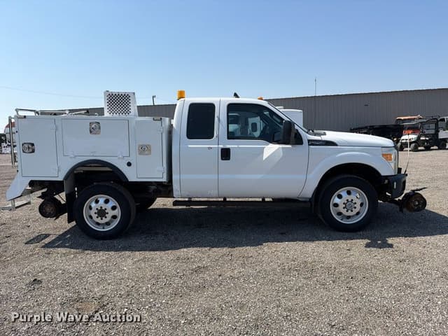 Image of Ford F-250 equipment image 3