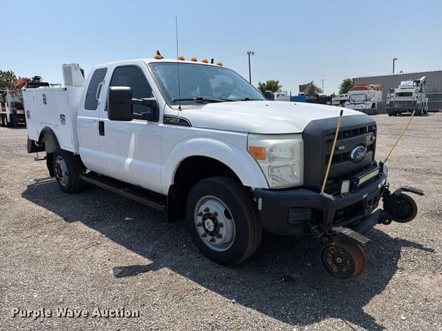 Image of Ford F-250 equipment image 2