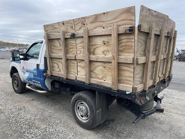 Image of Ford F-250 equipment image 2