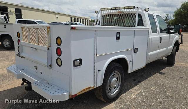 Image of Ford F-250 equipment image 4