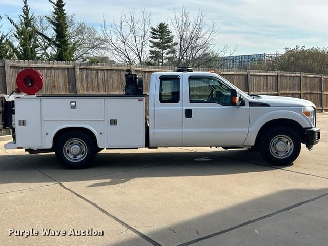 Image of Ford F-250 equipment image 3
