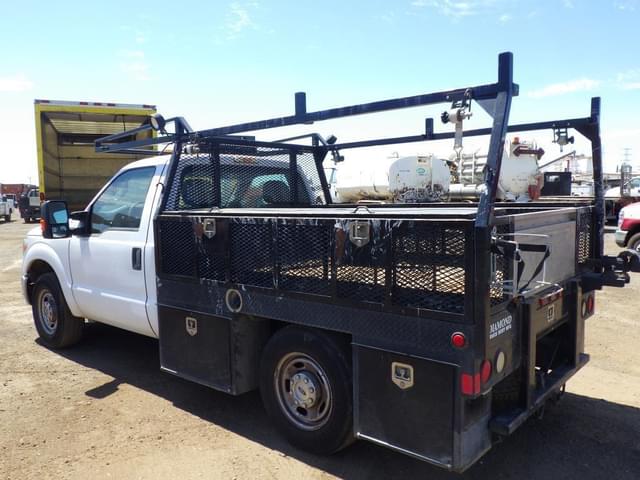 Image of Ford F-250 equipment image 3