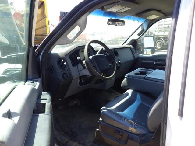 Image of Ford F-250 equipment image 4