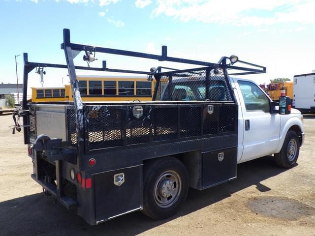 Image of Ford F-250 equipment image 2