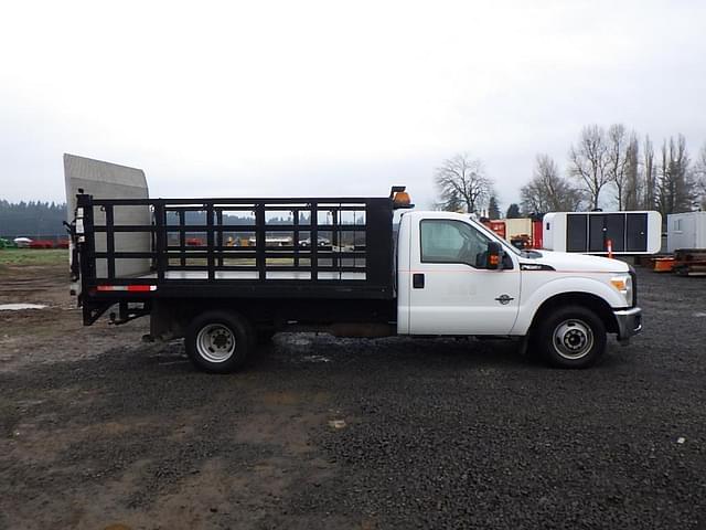 Image of Ford F-350 equipment image 2