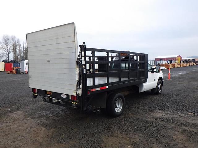 Image of Ford F-350 equipment image 3