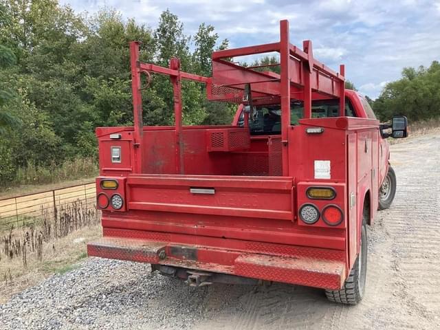 Image of Ford F-350 equipment image 4