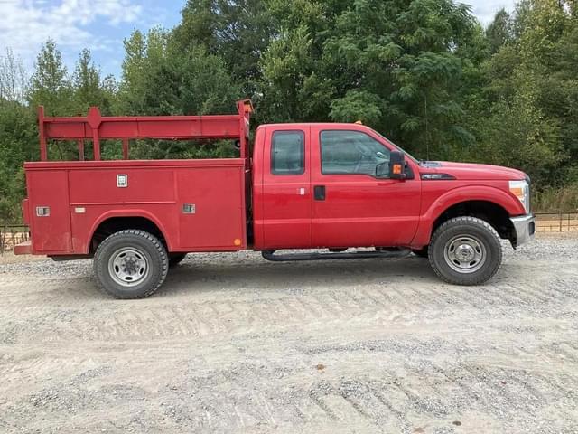 Image of Ford F-350 equipment image 1
