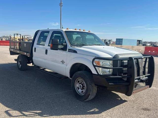 Image of Ford F-350 equipment image 2