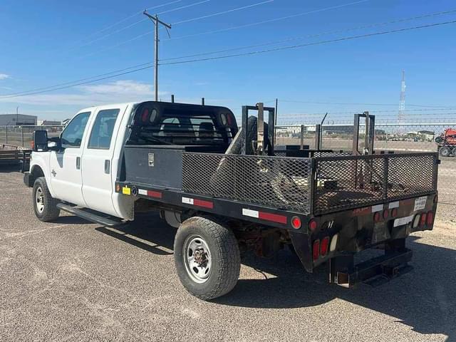 Image of Ford F-350 equipment image 4