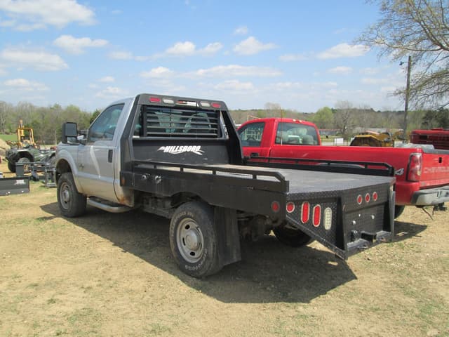 Image of Ford F-350 equipment image 3
