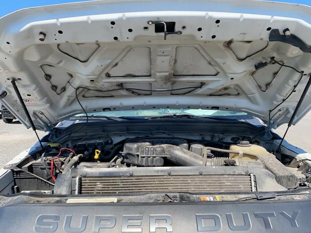 Image of Ford F-350 equipment image 3
