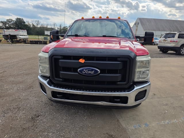 Image of Ford F-350 equipment image 4