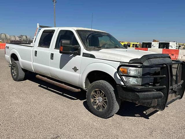 Image of Ford F-350 equipment image 1