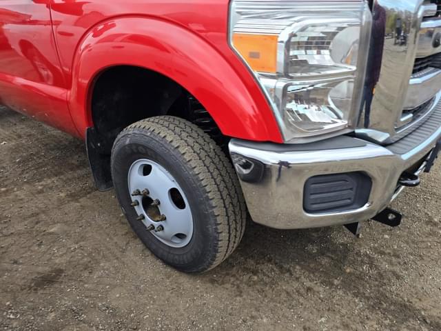 Image of Ford F-350 equipment image 3