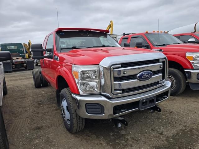 Image of Ford F-350 equipment image 2