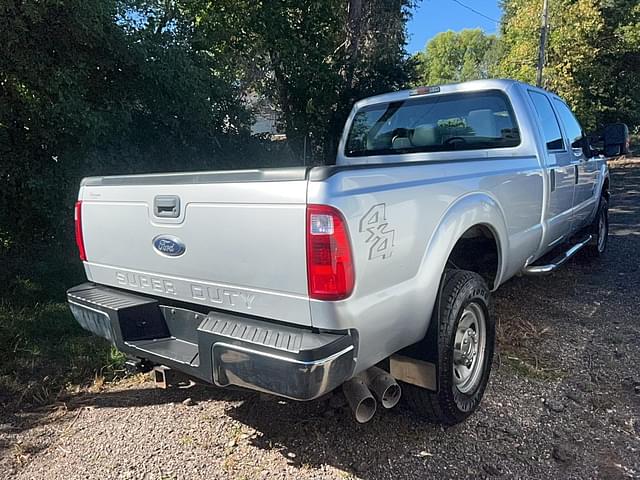 Image of Ford F-350 equipment image 4