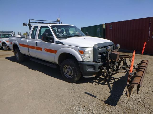 Image of Ford F-350 equipment image 1