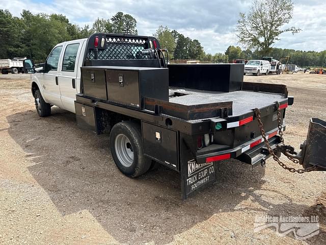 Image of Ford F-350 equipment image 3