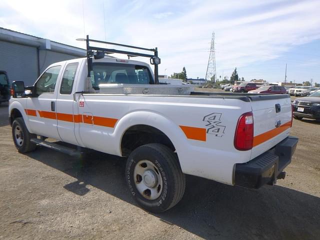 Image of Ford F-350 equipment image 3