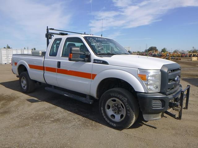 Image of Ford F-350 equipment image 1