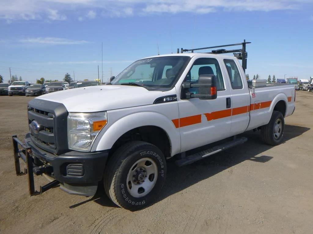 Image of Ford F-350 Primary image