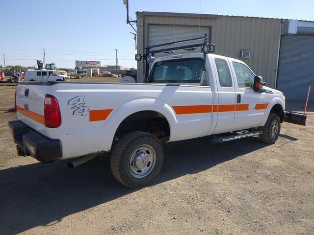 Image of Ford F-350 equipment image 2