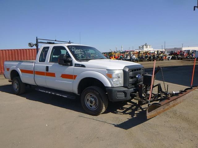 Image of Ford F-350 equipment image 1