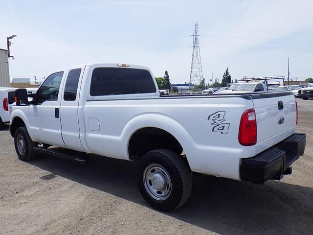 Image of Ford F-350 equipment image 3