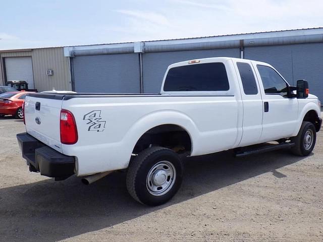 Image of Ford F-350 equipment image 2