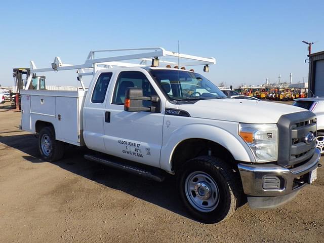 Image of Ford F-350 equipment image 1