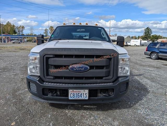 Image of Ford F-350 equipment image 3