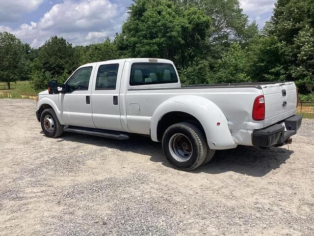 Image of Ford F-350 equipment image 2