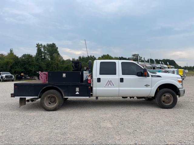 Image of Ford F-350 equipment image 3