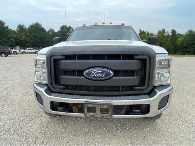 Image of Ford F-350 equipment image 1