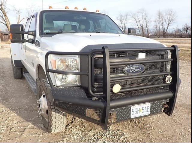 Image of Ford F-350 equipment image 3