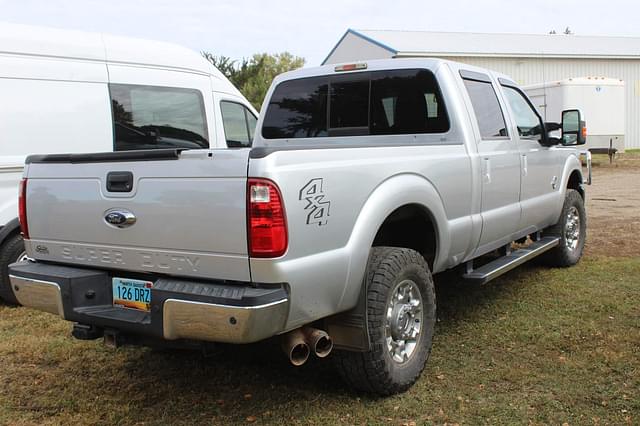 Image of Ford F-350 equipment image 3